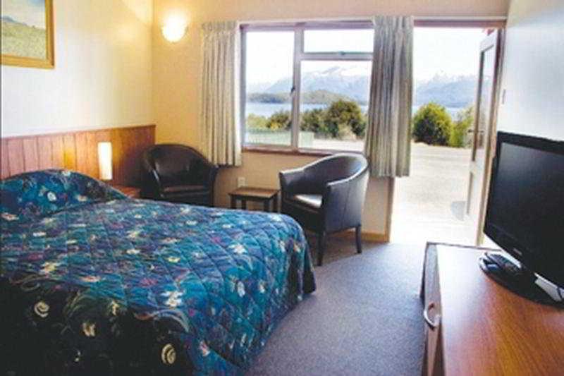 Te Anau Manapouri Lake Hotel Exterior photo