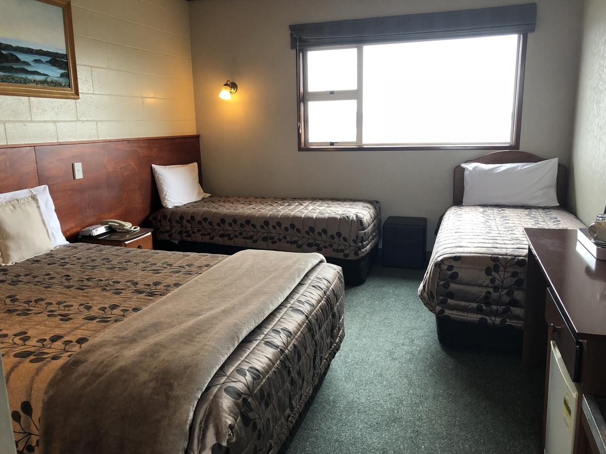 Te Anau Manapouri Lake Hotel Room photo