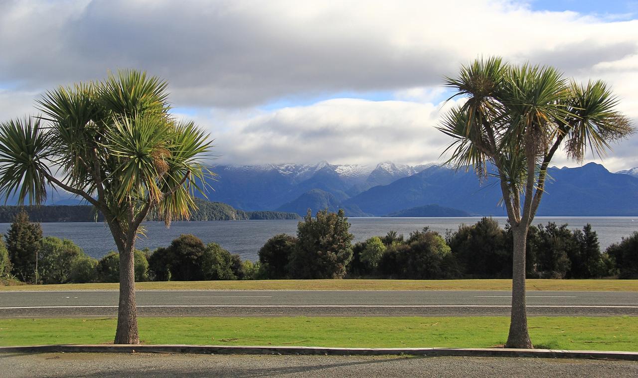 Te Anau Manapouri Lake Hotel Exterior photo