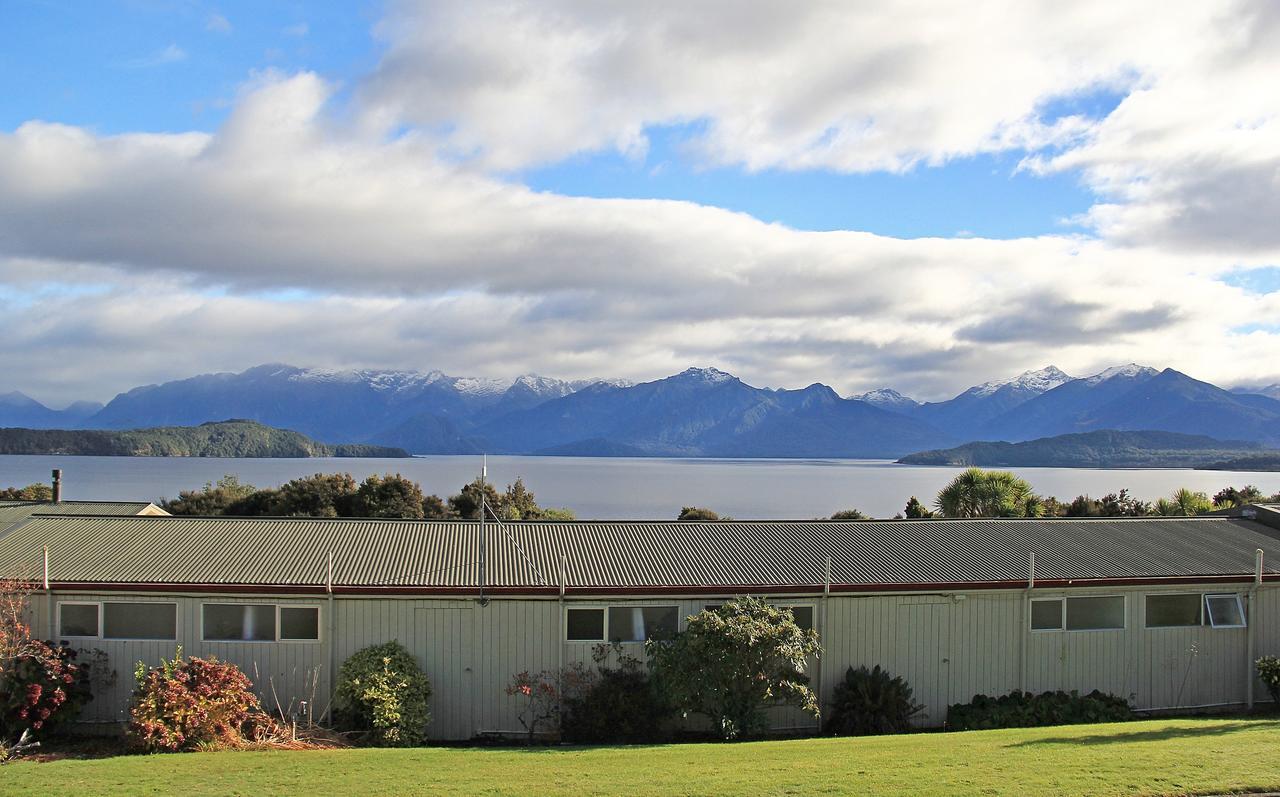 Te Anau Manapouri Lake Hotel Exterior photo
