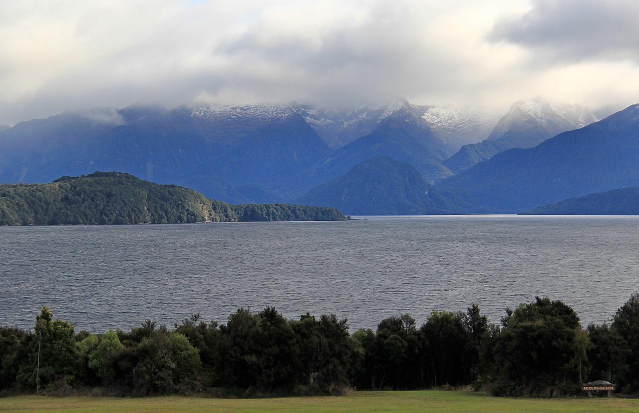 Te Anau Manapouri Lake Hotel Exterior photo