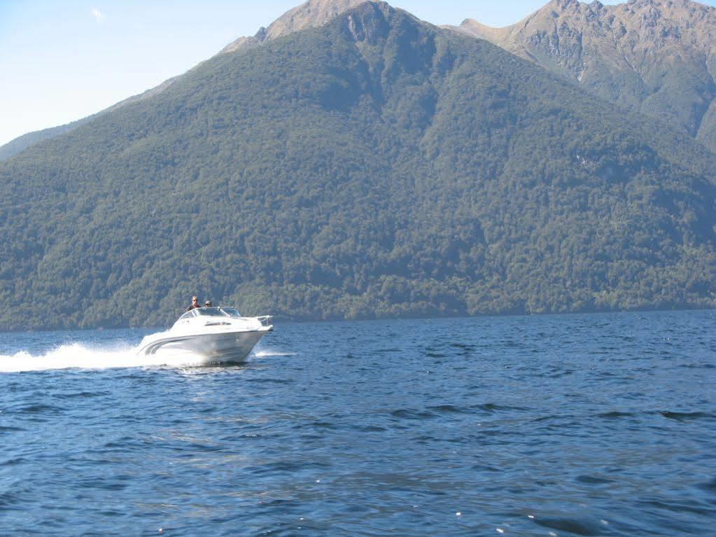 Te Anau Manapouri Lake Hotel Exterior photo