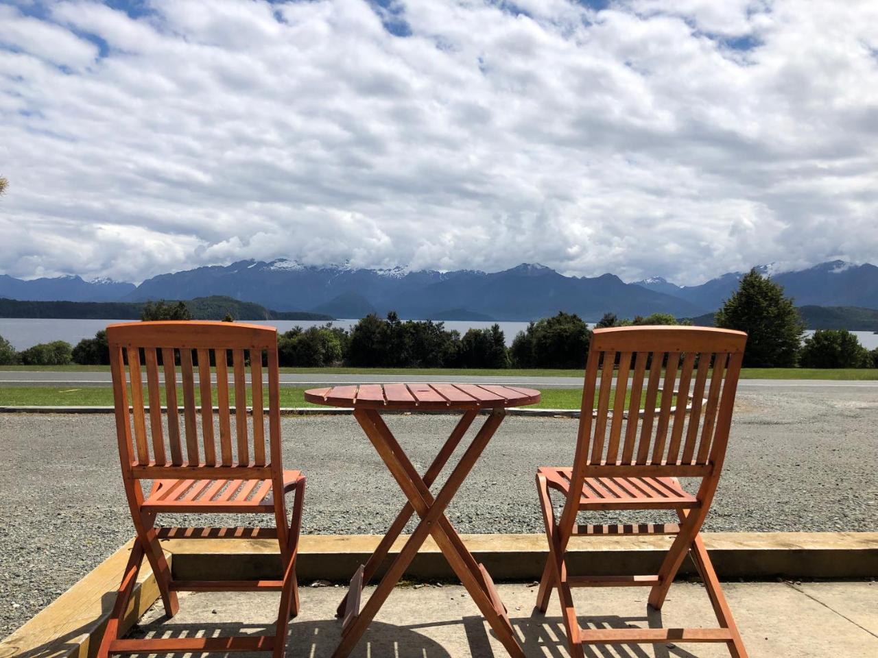 Te Anau Manapouri Lake Hotel Exterior photo