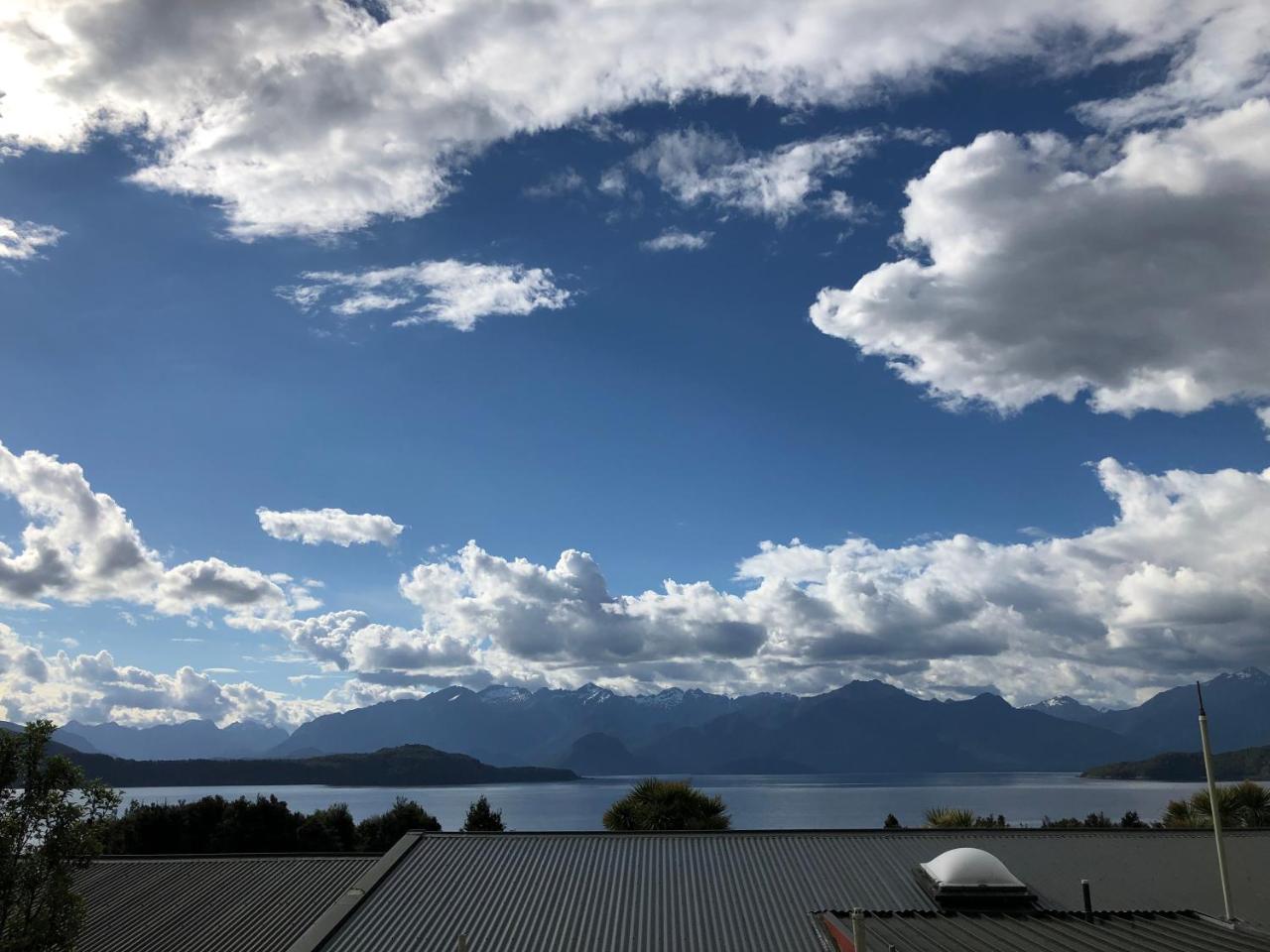 Te Anau Manapouri Lake Hotel Exterior photo