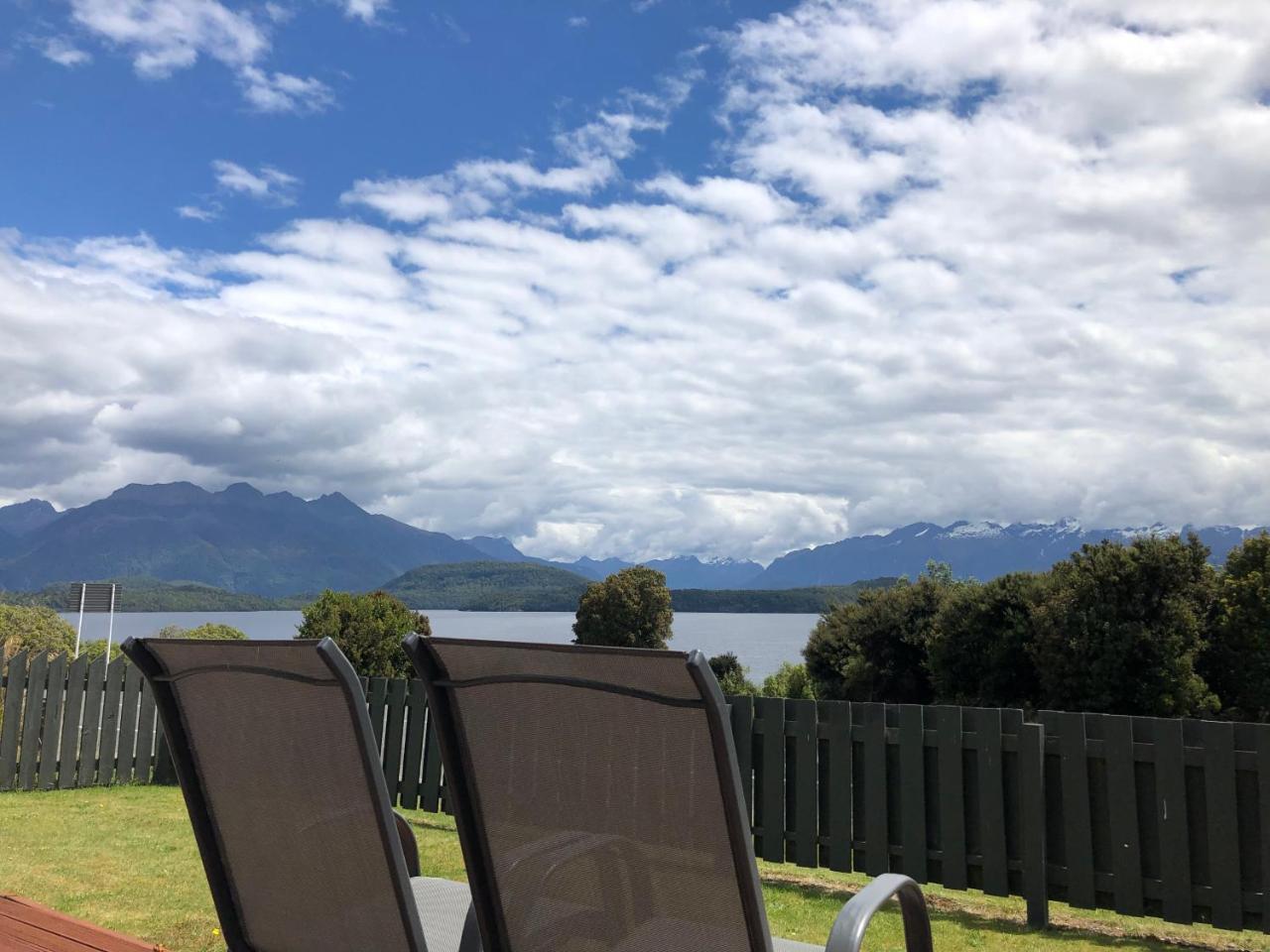 Te Anau Manapouri Lake Hotel Exterior photo