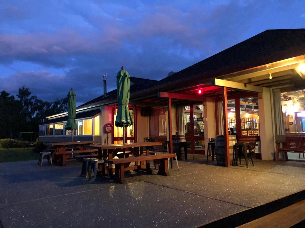Te Anau Manapouri Lake Hotel Exterior photo
