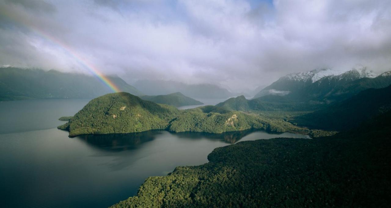 Te Anau Manapouri Lake Hotel Exterior photo
