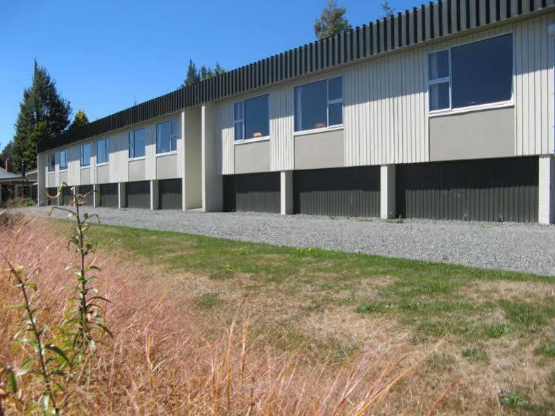 Te Anau Manapouri Lake Hotel Exterior photo